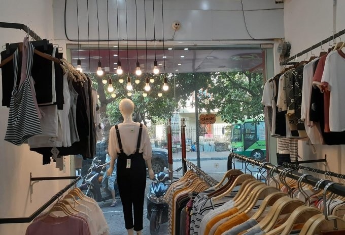 Shop quần áo nữ đẹp ở Cách Mạng Tháng 8: E-A Shop